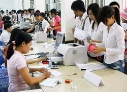 Bộ Giáo dục và Đào tạo vừa có văn bản gửi các cơ sở giáo dục đại học yêu cầu thực hiện nghiêm túc quy chế công khai trong năm học 2012-2013, đặc biệt là công khai 3 nội dung: cam kết chất lượng giáo dục; điều kiện giảng dạy và công khai tài chính.