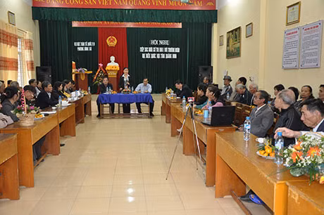 Quang cảnh buổi tiếp xúc cử tri.