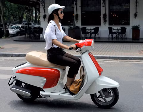 Lambretta LN125 trên đường phố Hà Nội. ảnh VnE