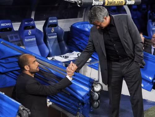 Mourinho đang “dẫn trước” Guardiola về số bàn thắng ghi được - Ảnh Getty