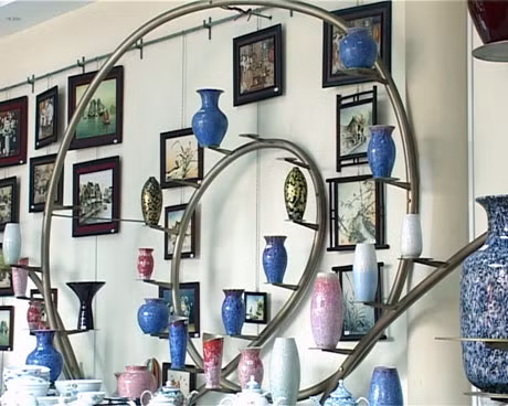 Nhờ áp dụng công nghệ mới, chất lượng sản phẩm của Công ty TNHH Quang Vinh ngày một cao hơn. (Trong ảnh: Khu trưng bày sản phẩm của Công ty).