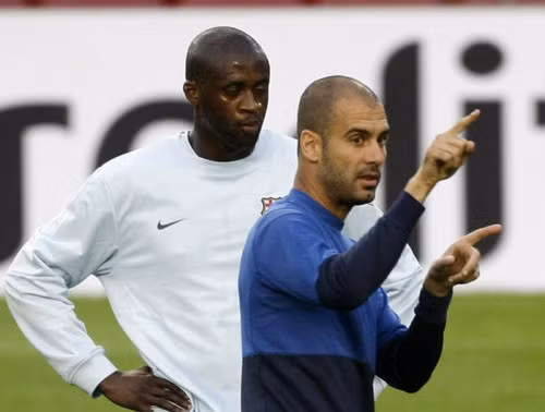 Toure và Pep khi còn khoác áo Barca - Ảnh Internet