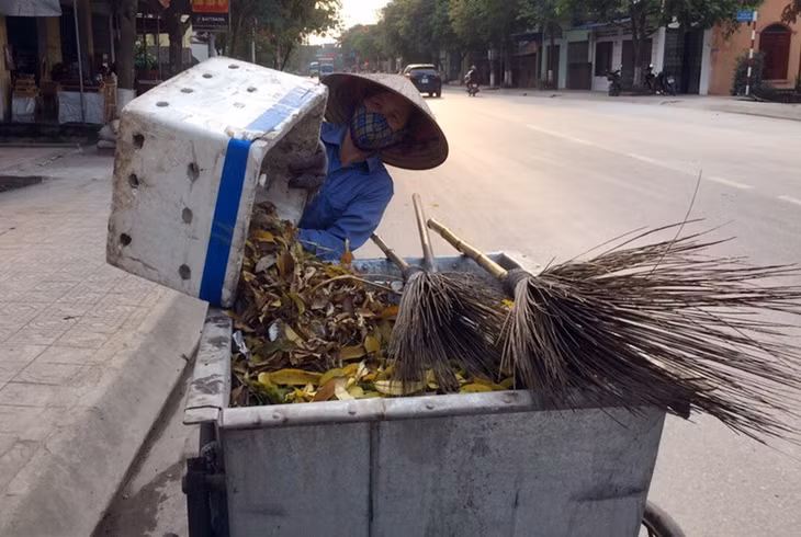 Tổ thu gom rác thải tại khu Kim Lăng, phường Cộng Hòa (TX Quảng Yên) 