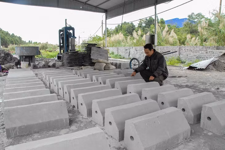Tại Nhà máy xử lý chất thải rắn TP Móng Cái, các chất tro xỉ thu được sau khi đốt rác được 