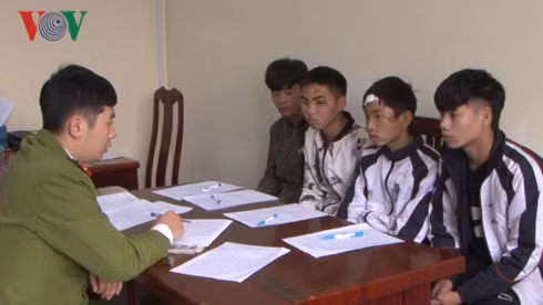 Nhóm học sinh gây tai nạn tại cơ quan điều tra.