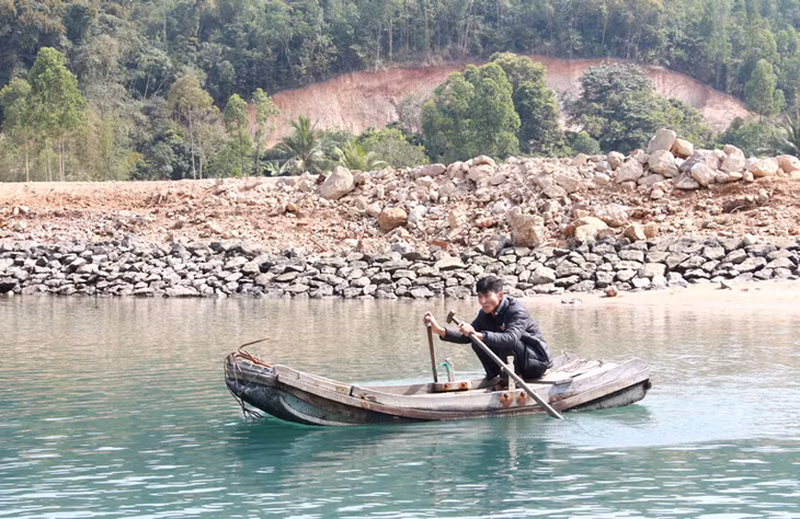 Phương tiện đi lại của ngư dân Thắng Lợi
