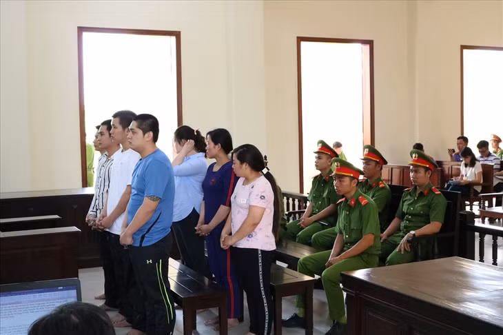 Các đối tượng tại tòa. Ảnh: P.V