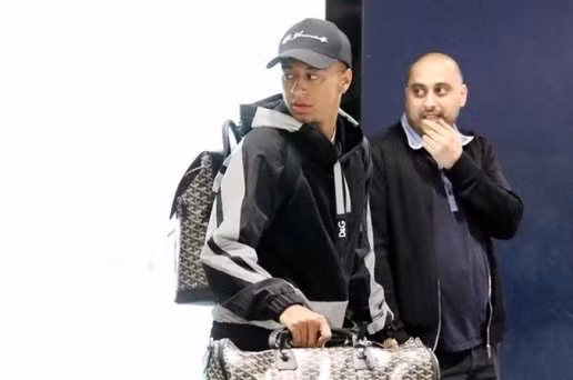  Lingard và Martial đã trở về Manchester sau khi hồi phục chấn thương tại Dubai.
