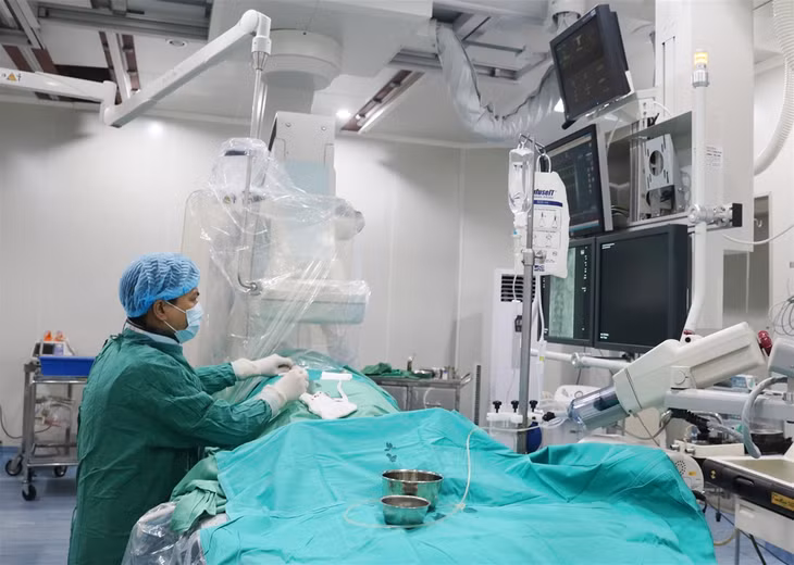 Lần đầu tiên áp dụng kĩ thuật nút mạch điều trị giãn động mạch phế quản