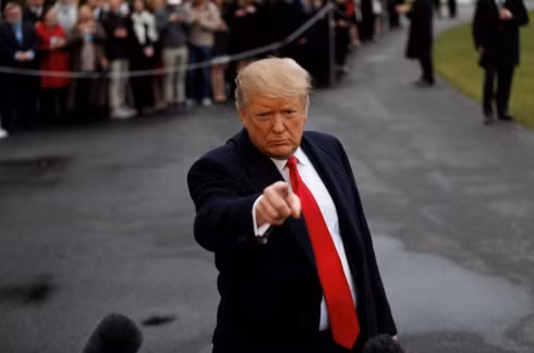 Tổng thống Donald Trump phát biểu với báo chí tại Nhà Trắng ngày 22/3. Ảnh: Reuters.
