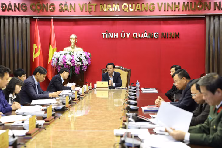 Bí thư Tỉnh ủy Nguyễn Văn Đọc phát biểu chỉ đạo tại hội nghị.