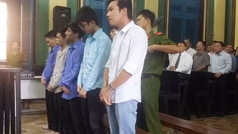  Các bị cáo tại tòa