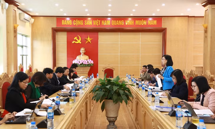 Quang cảnh buổi làm việc
