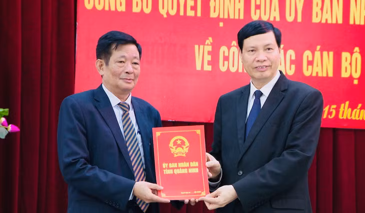 Phó Bí thư Tỉnh uỷ, Chủ tịch UBND tỉnh Nguyễn Đức Long trao Quyết định điều động đồng chí Triệu Đức Hương giữ chức Phó Trưởng ban Pháp chế