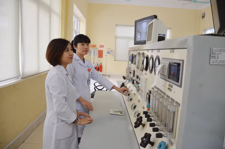 Các y bác sĩ Bệnh viện Bãi Cháy đã làm chủ 