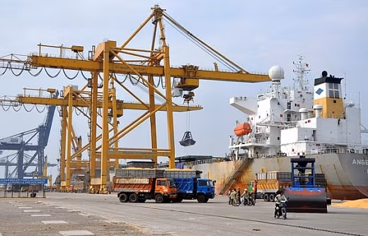 Cảng Cái Lân được xây dựng từ nguồn vốn vay ODA của Chính phủ Nhật Bản.