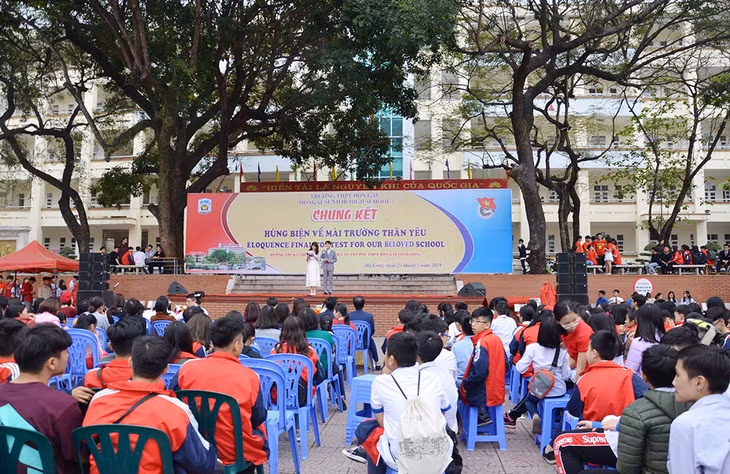 Quang cảnh cuộc thi hùng biện.