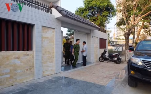 Công an khám xét nhà ông Nguyễn Thanh Sang.
