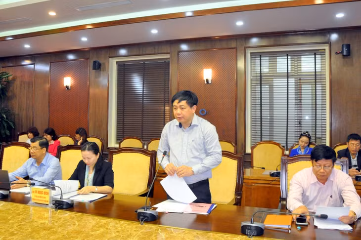 Giám đốc Mai Vũ Tuấn thông tin nhanh đến đoàn công tác những nét chính trong mô hình và hoạt động của Trung tâm.