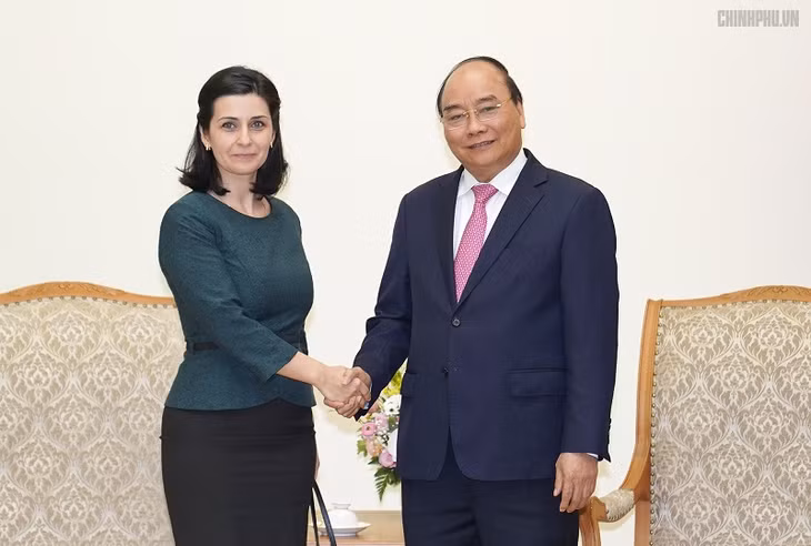  Thủ tướng Nguyễn Xuân Phúc tiếp Đại sứ Bulgaria Marinela Petkova. Ảnh: VGP/Quang Hiếu