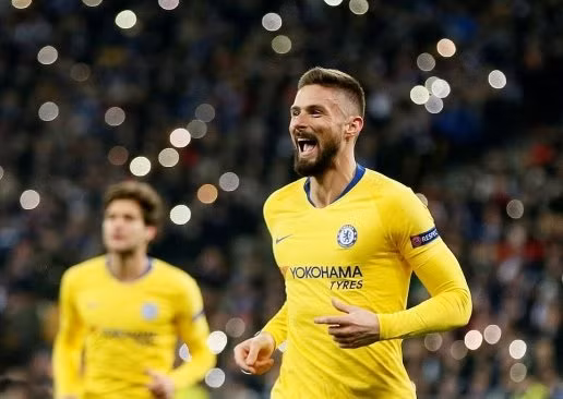  Giroud sớm mở điểm.