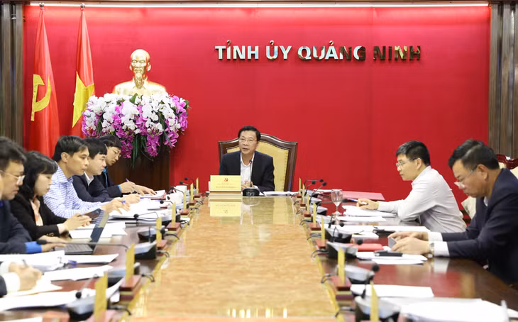 Đồng chí Nguyễn Văn Đọc, Bí thư Tỉnh ủy, Chủ tịch HĐND tỉnh chủ trì hội nghị.