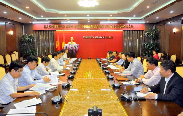 Quang cảnh buổi làm việc.