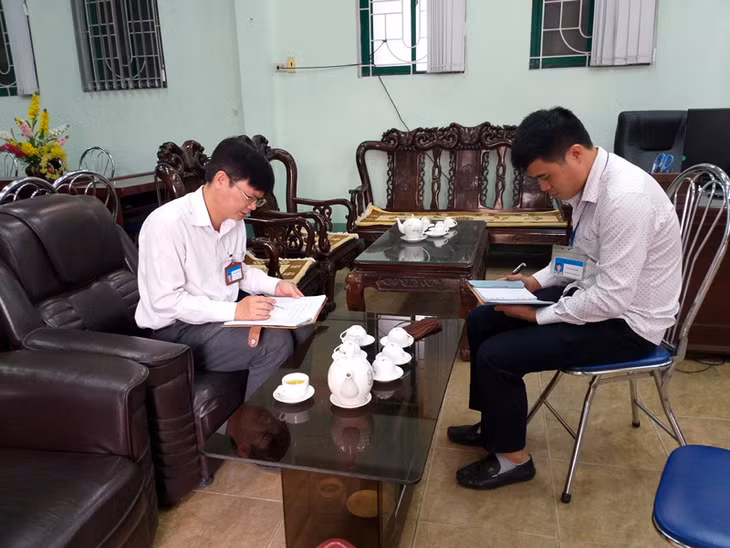 Thường trực Đảng ủy phường Cẩm Thạch rà soát quy hoạch, đào tạo đội ngũ cán bộ chủ chốt ở khu phố