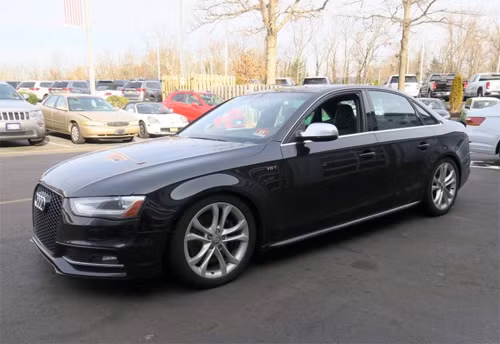 Chiếc Audi S4 đời 2013 có giá hơn 20.000 USD tại đại lý ở New Jersey. Ảnh: Tom River Volkswagen