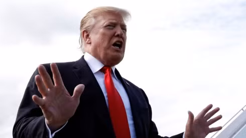 Tổng thống Mỹ Donald Trump phát biểu với báo giới. Ảnh: Reuters