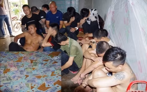  Nhiều con bạc liều lĩnh nhảy xuống sông trốn, nhưng không thoát. (Ảnh: Công an cung cấp)