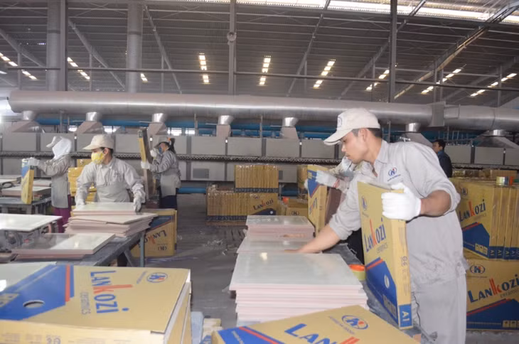 Đóng gói sản phẩm tại Công ty CP Tập đoàn Hoàng Hà