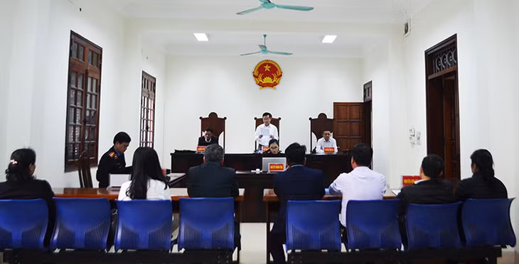 Một phiên tòa dân sự về tranh chấp ngõ đi chung 