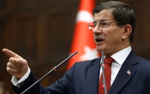 Thủ tướng Thổ Nhĩ Kỳ Ahmet Davutoglu thừa nhận đã ra lệnh bắn rơi máy bay Nga. Ảnh AP