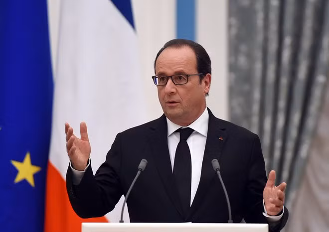  Tổng thống Pháp Francois Hollande phát biểu tại buổi họp báo chung với Tổng thống Nga Putin tại Điện Kremlin ở Moskva, ngày 26/11. (Nguồn: AFP) 