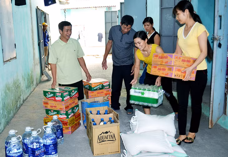 Hơn 100 hộ dân tại phường Mông Dương bị ảnh hưởng nặng nề do sạt lở bãi thải Đông Cao Sơn hiện đã được thành phố bố trí chỗ ở tạm thời tại khu tập thể Công ty CP Lilama. Ảnh: Cao Quỳnh