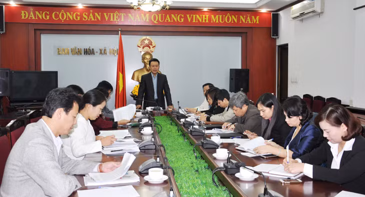 Đồng chí Nguyễn Đức Thành, Trưởng Ban Văn hóa- Xã hội HĐND tỉnh kết luận cuộc họp.