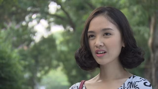 Hà Anh đóng vai Hoài Anh trong phim Bánh đúc có xương.