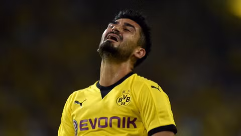 Sự thất vọng của Guendogan khi Dortmund bất ngờ để thua Hamburg