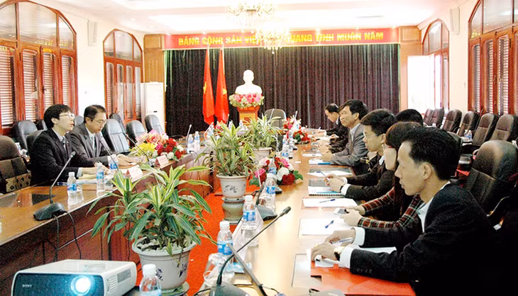 Quang cảnh buổi làm việc
