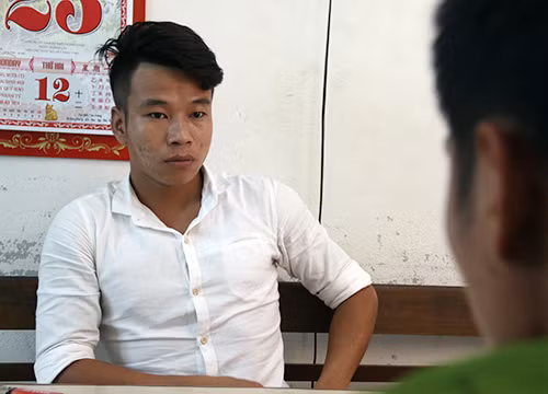 Lê Tấn Việt tại cơ quan công an. Ảnh: Nguyễn Đông.