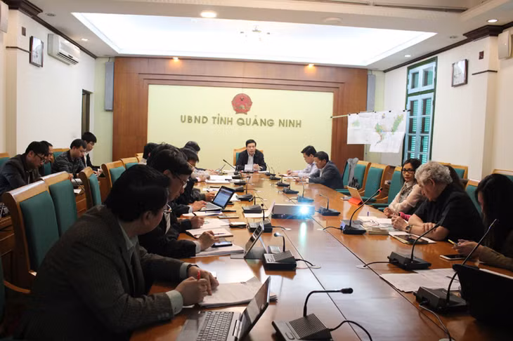 CHủ tịch UBND tỉnh Nguyễn Đức Long chủ trì buổi làm việc.