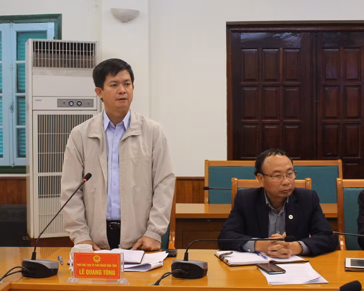 Đồng chí Lê Quang Tùng, Phó Chủ tịch UBND tỉnh phát biểu tại hội nghị.