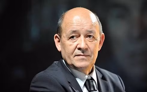 Bộ trưởng Quốc phòng Pháp Jean-Yves Le Drian. (ảnh: lignesdedefense).