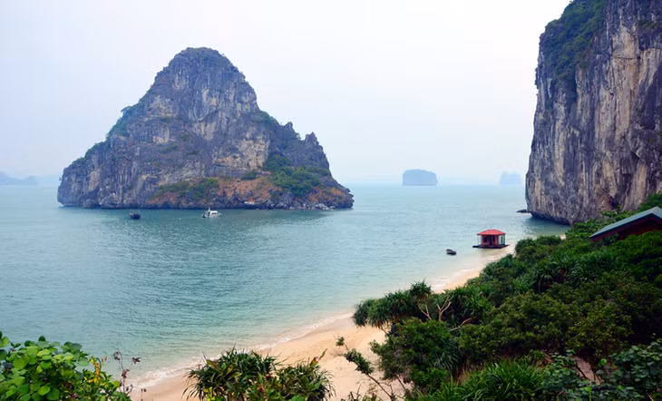 Bái Đông nhìn từ trên cao.