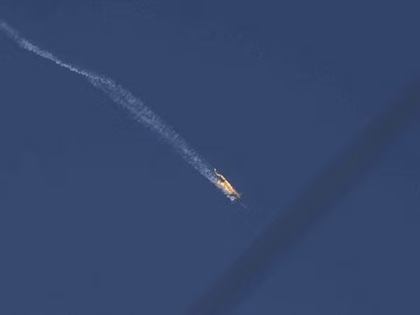 Điện Kremlin xác thực rằng máy bay SU-24 của Nga bị bắn rơi khi đang bay trên không phận Syria. (Nguồn: Anodolu)