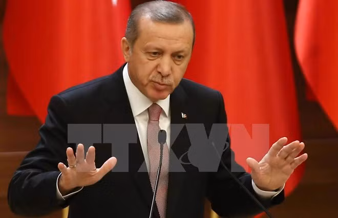 Tổng thống Thổ Nhĩ Kỳ Recep Tayyip Erdogan (ảnh) ngày 26/11 tuyên bố Ankara không phải là bên phải xin lỗi vụ bắn hạ máy bay Nga. (Nguồn: AFP/TTXVN)