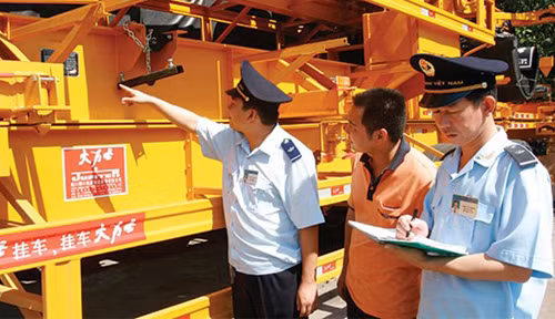  So với quy định trước đó, Thông tư 23 được đánh giá là nới các điều kiện cho các doanh nghiệp nhập thiết bị, máy móc cũ.