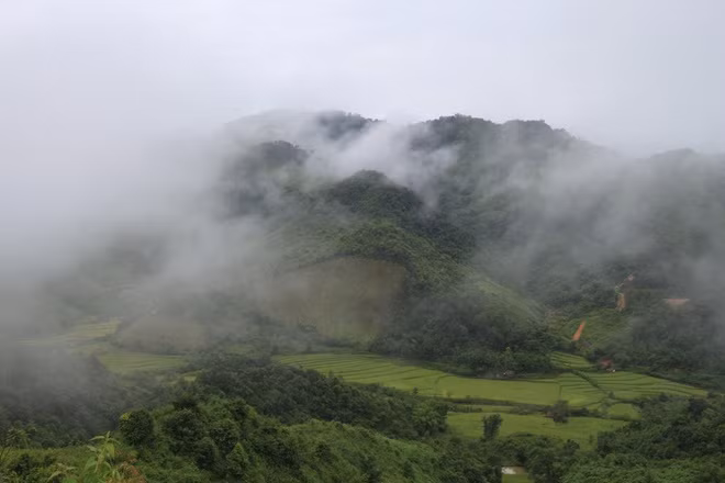 Viêng Xai, Lào Viêng Xai là điểm đến lý tưởng nhất để trải nghiệm, khám phá về lịch sử hiện đại của xứ sở triệu voi. Thành phố bí ẩn Viêng Xai vẫn còn lưu giữ nhiều di tích như hầm chứa bom trong thời kỳ chiến tranh, bệnh viện, doanh trại, ngôi nhà cựu Công nương nước Lào.