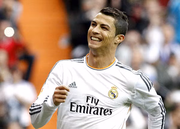  Ronaldo lần lượt chinh phục các kỷ lục.